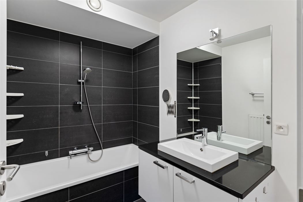 RESIDENTIEEL GELEGEN 2-SLPK-APP MET AUTOSTAANPLAATS