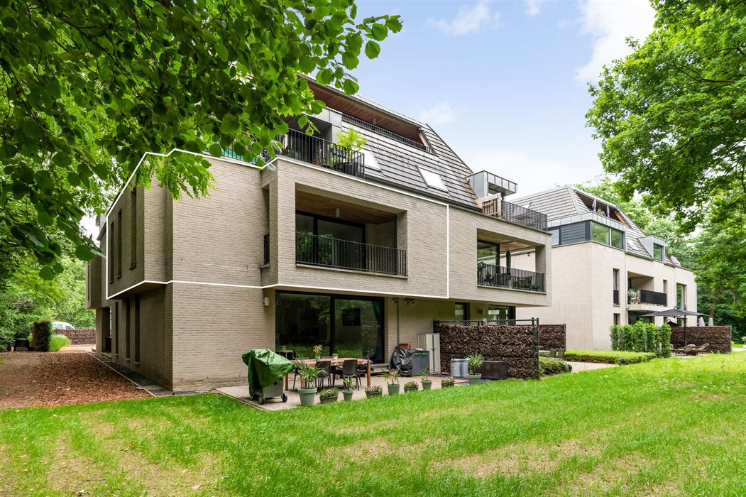 RESIDENTIEEL GELEGEN 2-SLPK-APP MET AUTOSTAANPLAATS