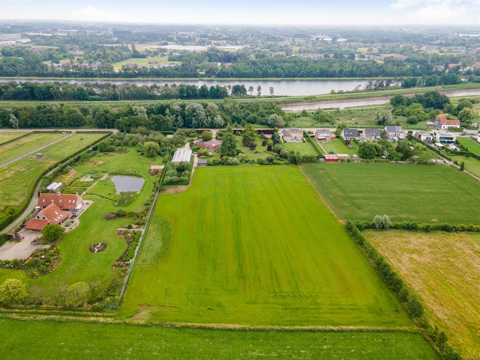 PRACHTIGE VILLA TE KOOP IN EEN OASE VAN GROEN