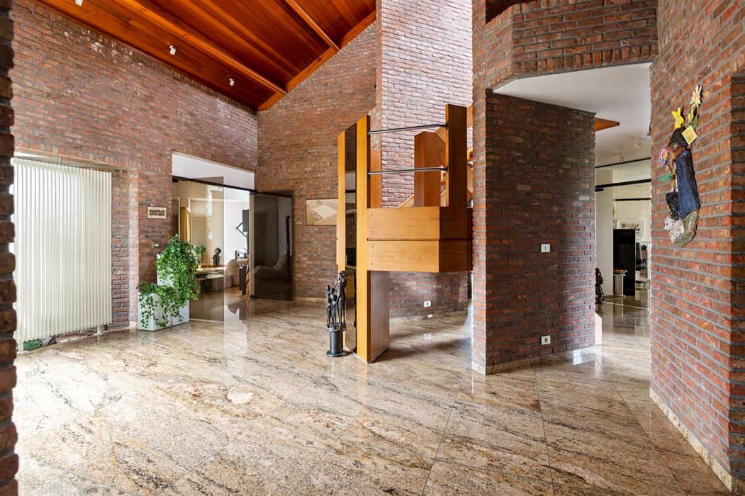 PRACHTIGE VILLA TE KOOP IN EEN OASE VAN GROEN