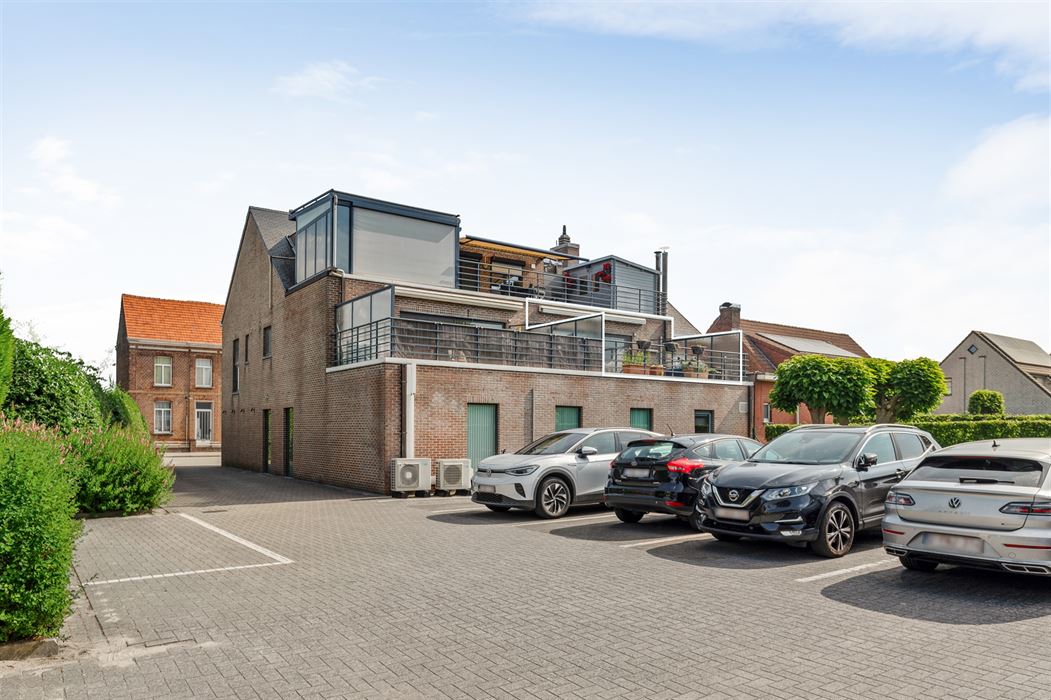 CENTRAAL GELEGEN 2-SLPK-APP IN EEN KLEINE RESIDENTIE MET RIANT ZUIDTERRAS