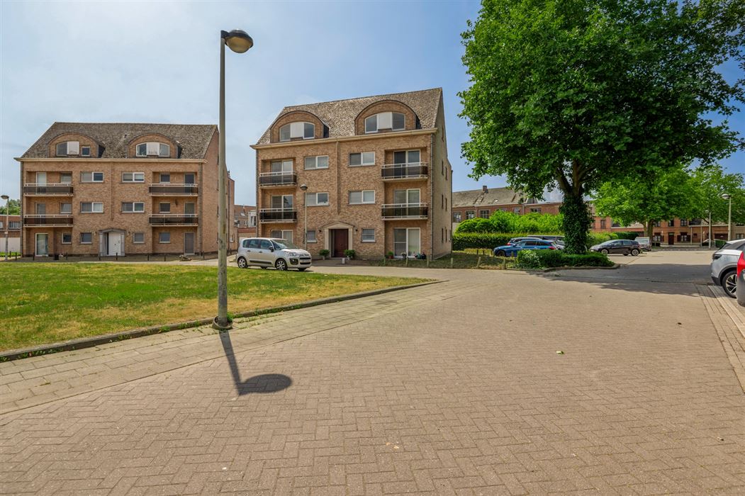 RUSTIG GELEGEN 2-SLPK-APP MET RUIM TERRAS