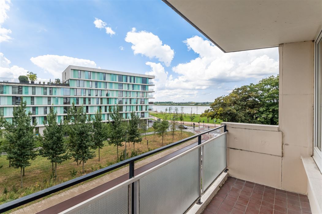 3-SLPK-APP MET ZICHT OP DE SCHELDE