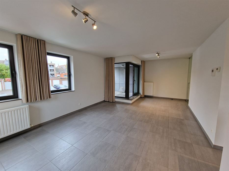 GOED GELEGEN LUXE APPARTEMENT MET GARAGE