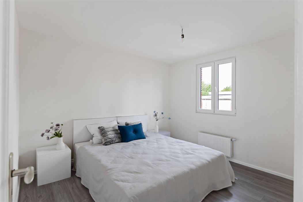 UNIEK GERENOVEERD PROJECT MET 5 SLAAPKAMERS BESTAANDE UIT 2 APPARTEMENTEN