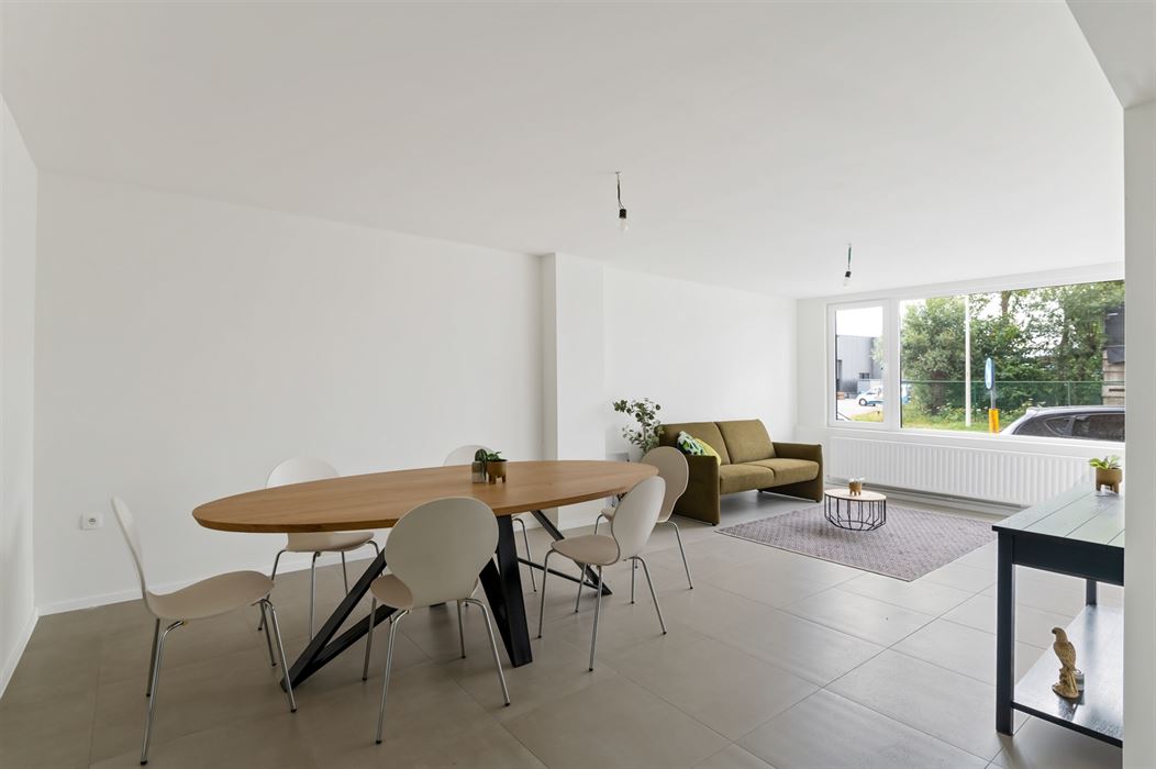 UNIEK GERENOVEERD PROJECT MET 5 SLAAPKAMERS BESTAANDE UIT 2 APPARTEMENTEN