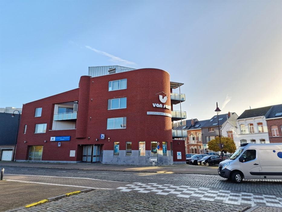 RECENT 2-SLPK-APP MET RUIM TERRAS