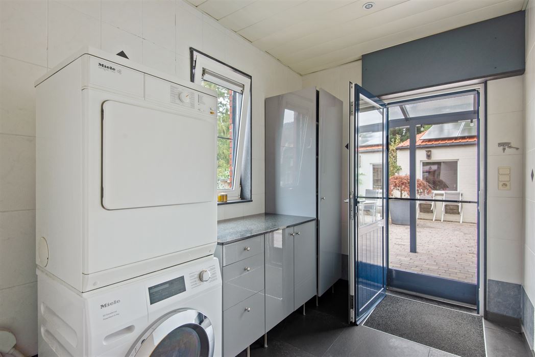 PERFECT ONDERHOUDEN WONING TE KOOP MET 4 SLPK