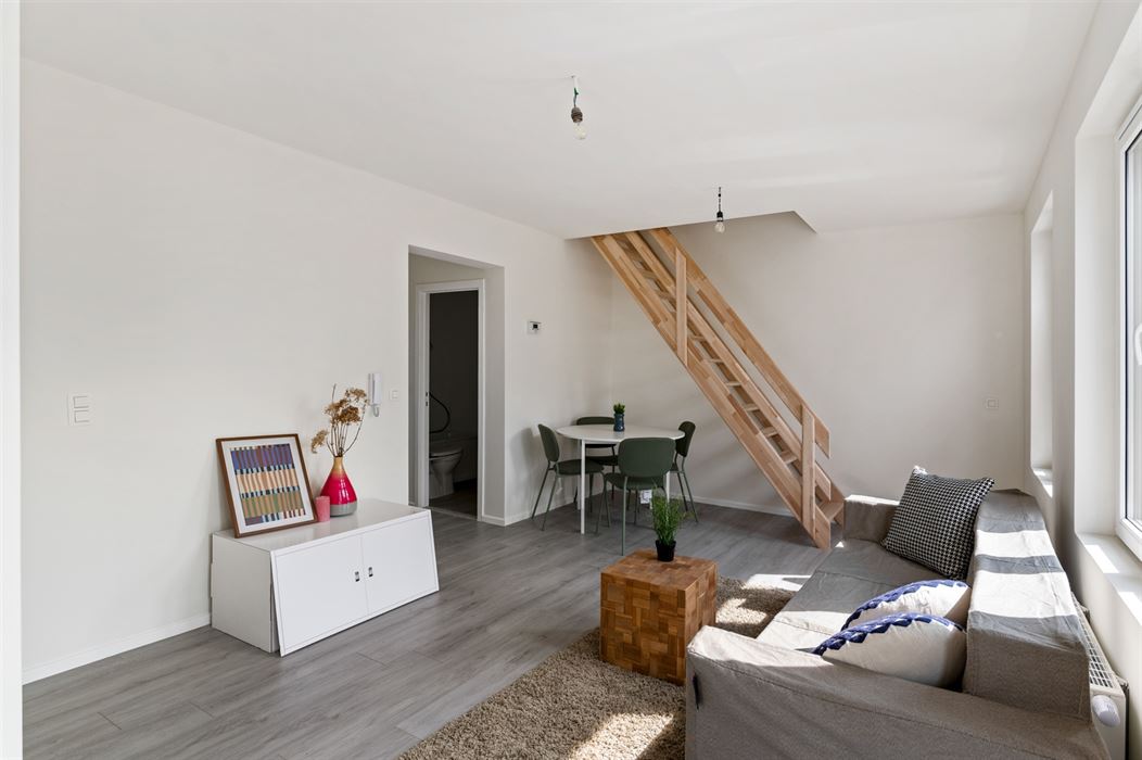 UNIEK GERENOVEERD PROJECT MET 5 SLAAPKAMERS BESTAANDE UIT 2 APPARTEMENTEN