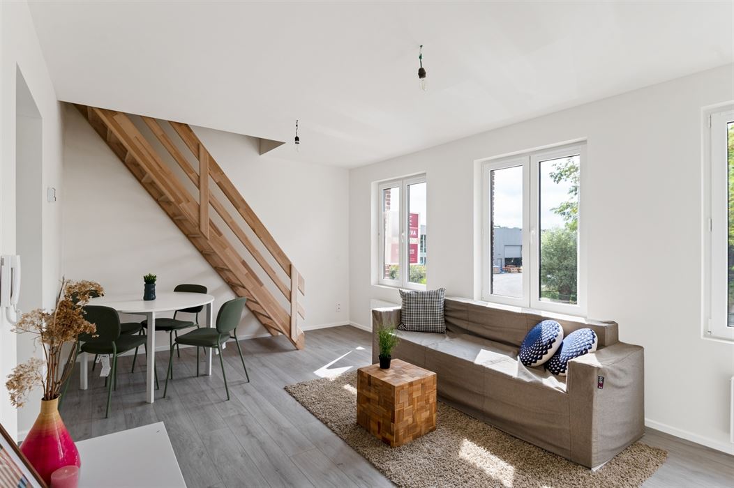 UNIEK GERENOVEERD PROJECT MET 5 SLAAPKAMERS BESTAANDE UIT 2 APPARTEMENTEN