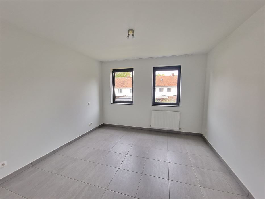 GOED GELEGEN LUXE APPARTEMENT MET GARAGE