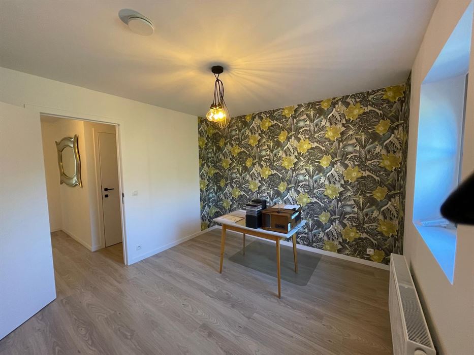 ZEER RUIME KWALITATIEVE WONING MET INPANDIGE GARAGE