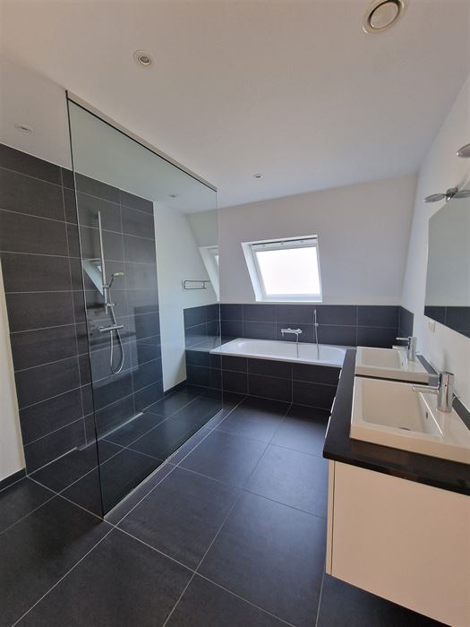 2-Slaapkamer Appartement met ruim terrassen