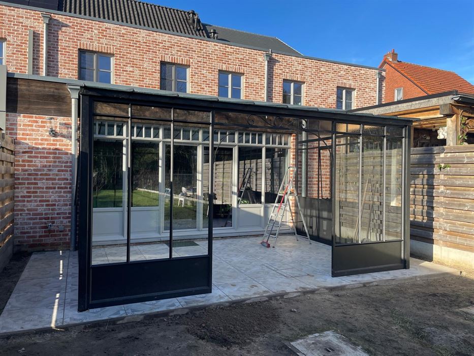 ZEER RUIME KWALITATIEVE WONING MET INPANDIGE GARAGE
