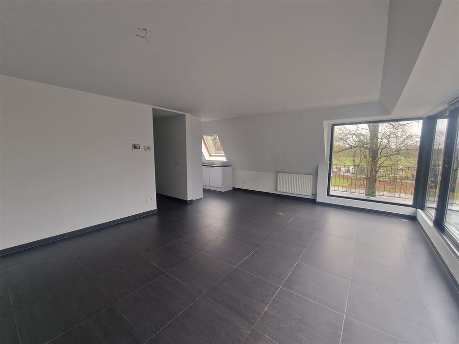 Ruim 2-Slaapkamer Appartement met 2 terrassen