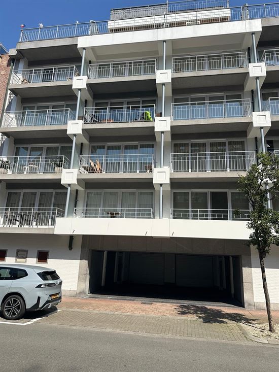 SUPER CENTRAAL GELEGEN WOONAPPARTEMENT MET 2 TERRASSEN
