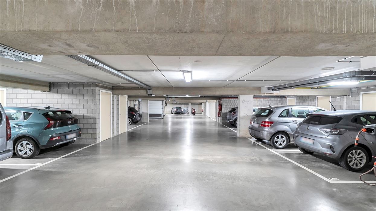 MOOI 2-SLPK-APP MET GARAGE EN TERRAS