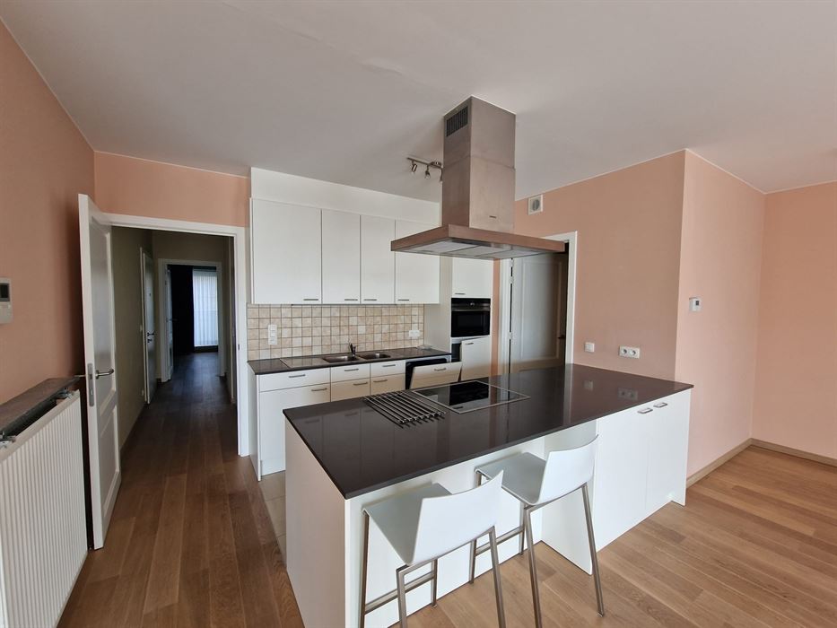 PRACHTIG GELEGEN 2-SLPK-APPARTEMENT MET TERRAS EN GARAGE