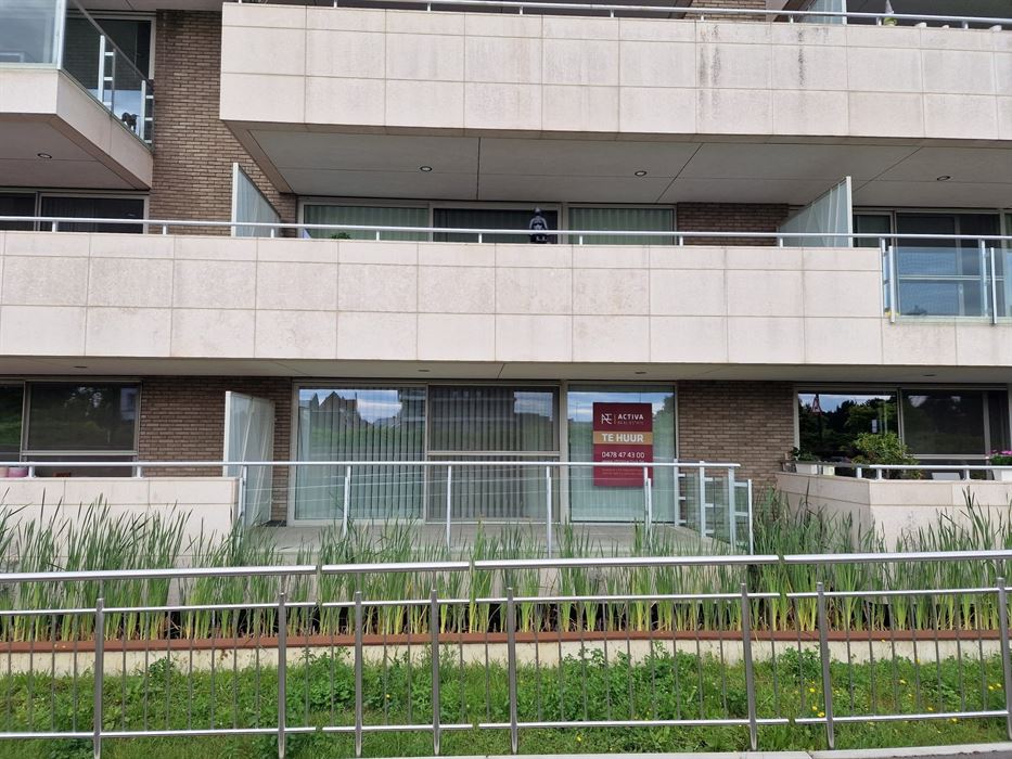 PRACHTIG GELEGEN 2-SLPK-APPARTEMENT MET TERRAS EN GARAGE
