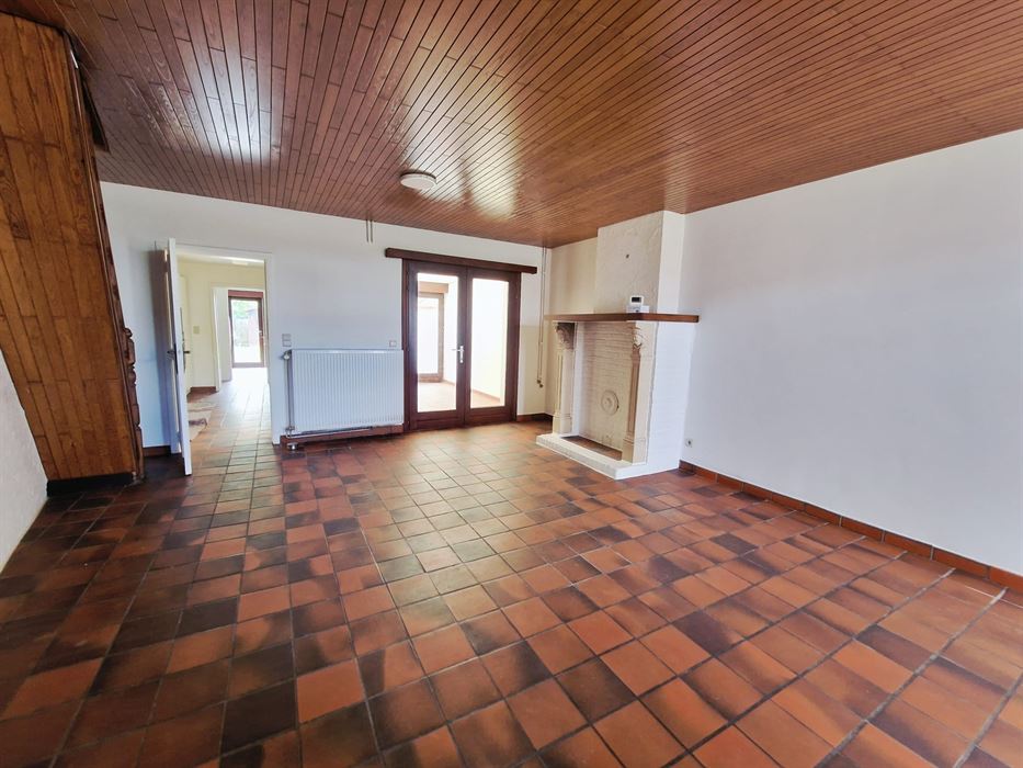 GOED GELEGEN KNUSSE WONING MET TUIN