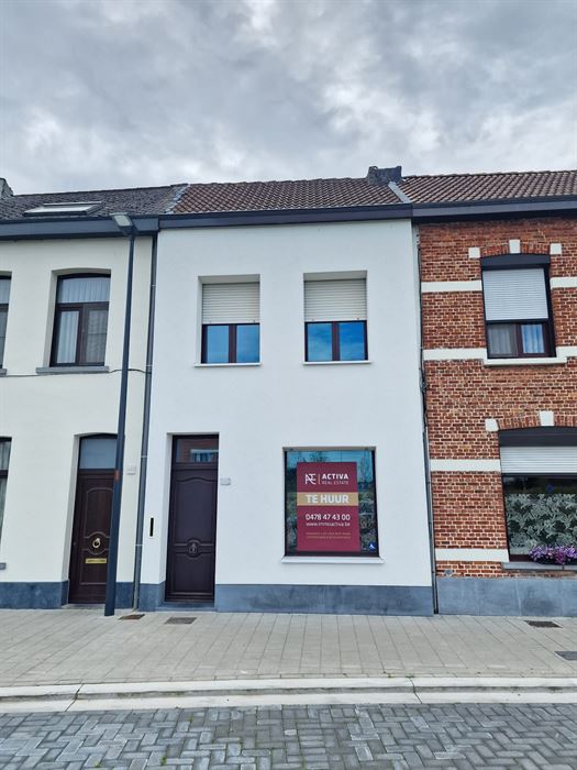 GOED GELEGEN KNUSSE WONING MET TUIN