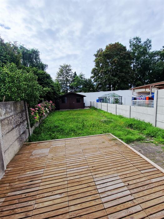 GOED GELEGEN KNUSSE WONING MET TUIN