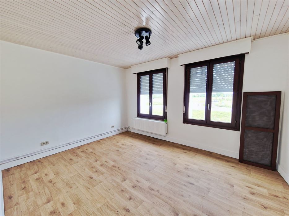 GOED GELEGEN KNUSSE WONING MET TUIN