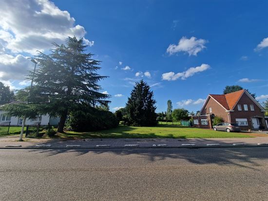 ZUIDGERICHTE RESIDENTIEEL GELEGEN VILLAGROND
