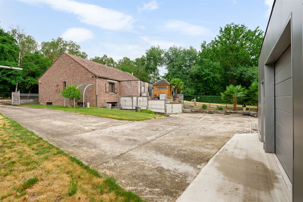 ZEER RUSTIG GELEGEN VILLA TE KOOP