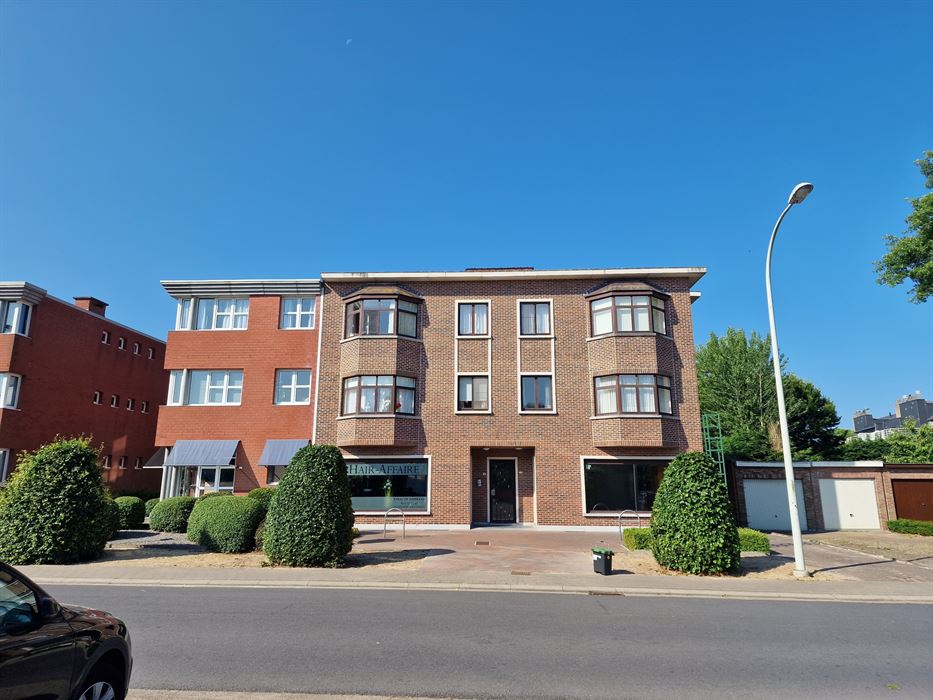 GOED GELEGEN APPARTEMENT MET GARAGE