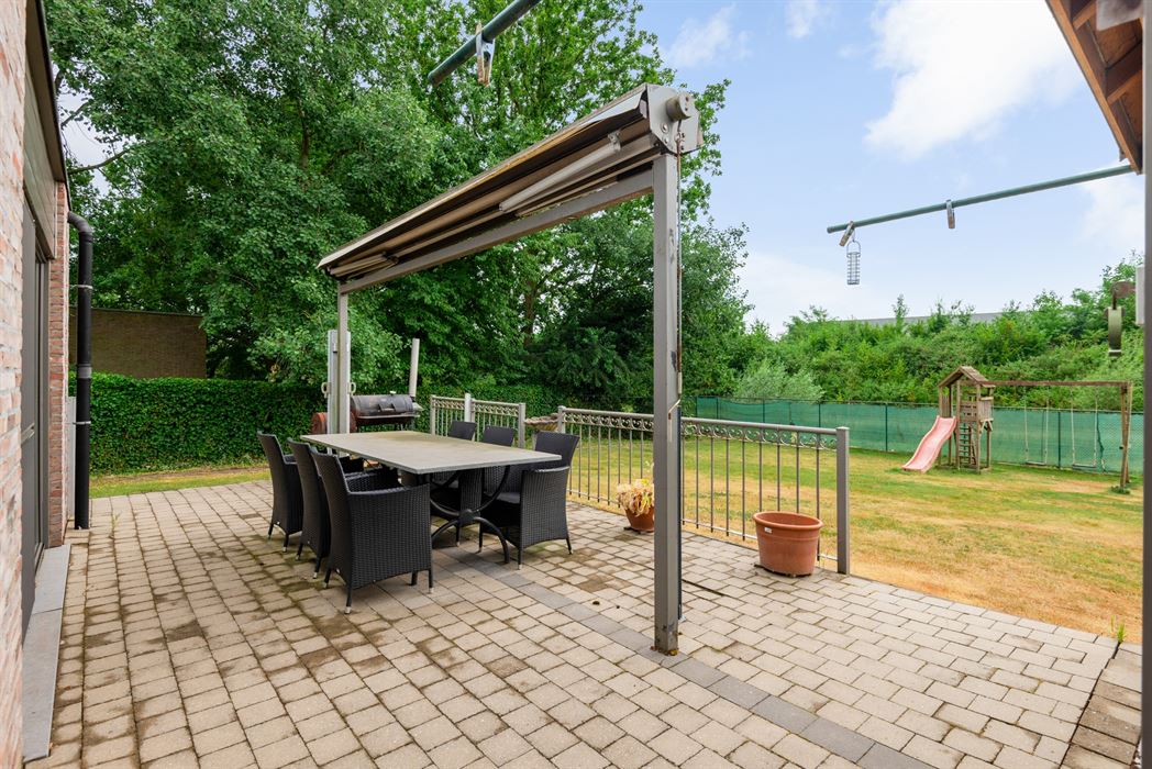 ZEER RUSTIG GELEGEN VILLA TE KOOP