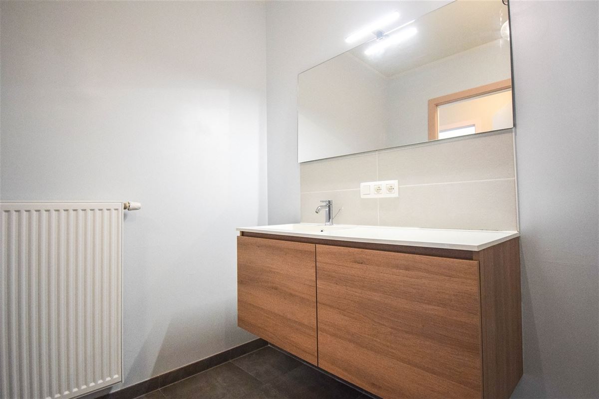 Foto 15 : Appartement te 9100 SINT-NIKLAAS (België) - Prijs € 240.000