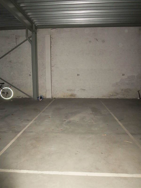 Foto 1 : Garagebox te 9100 SINT-NIKLAAS (België) - Prijs 65 €/maand
