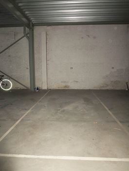 Garagebox te 9100 SINT-NIKLAAS (België) - Prijs 65 €/maand