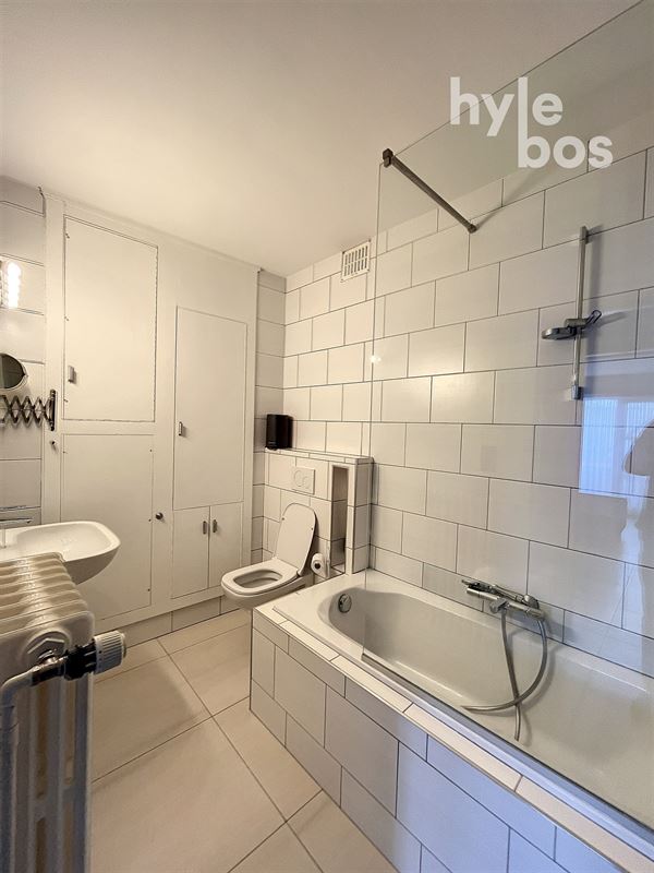 Foto 8 : Appartement te 9100 SINT-NIKLAAS (België) - Prijs 950 €/maand