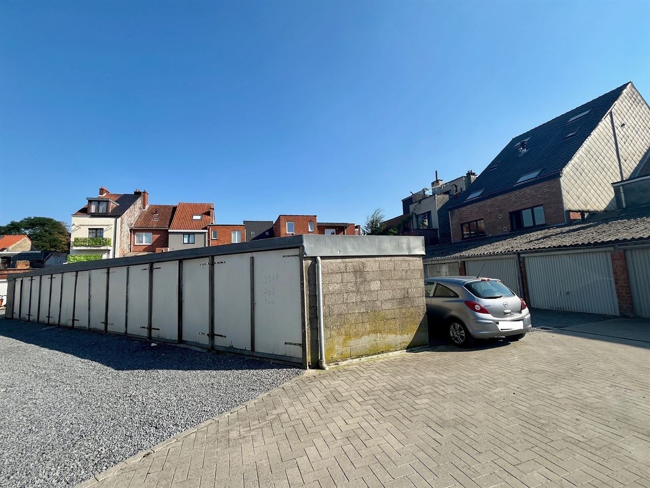 Opbrengsteigendom bestaande uit 11 garages