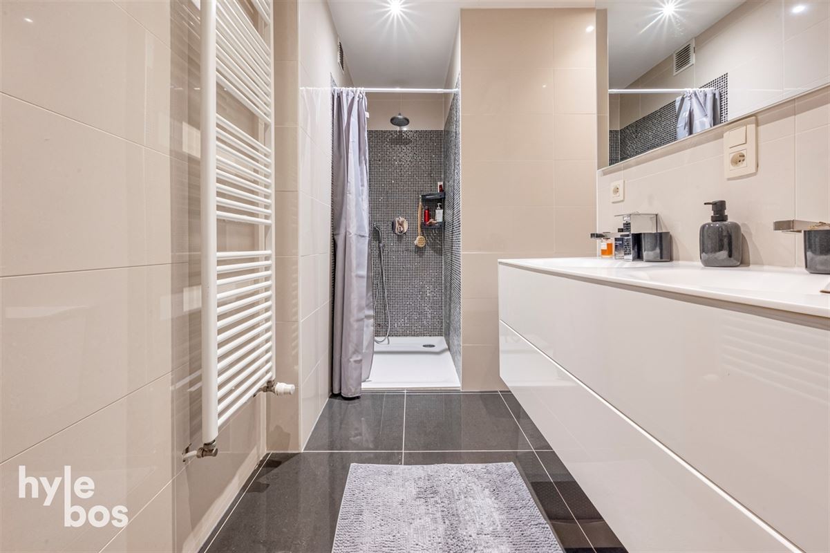 Foto 12 : Appartement te 9100 SINT-NIKLAAS (België) - Prijs € 295.000