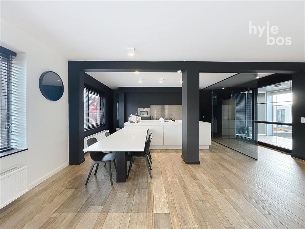 Foto 4 : Burelen te 9100 SINT-NIKLAAS (België) - Prijs 995 €/maand