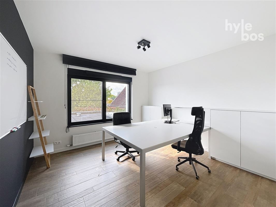 Foto 8 : Burelen te 9100 SINT-NIKLAAS (België) - Prijs 995 €/maand