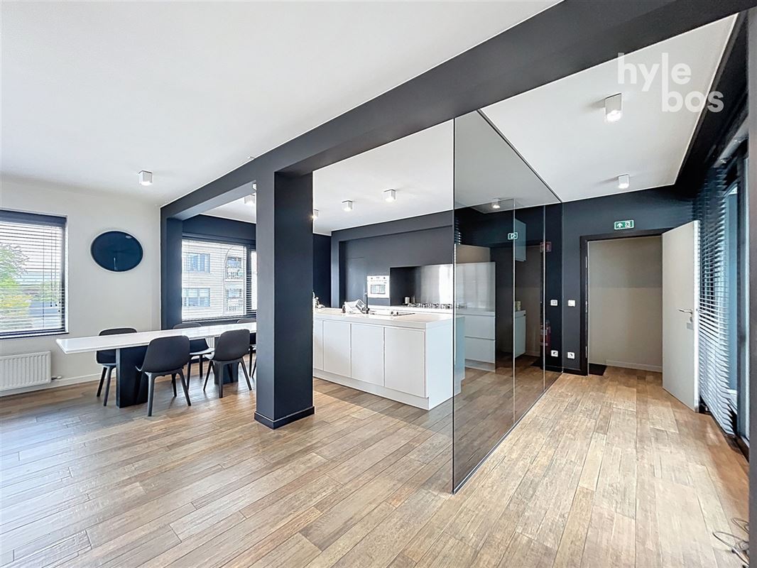 Foto 5 : Burelen te 9100 SINT-NIKLAAS (België) - Prijs 995 €/maand