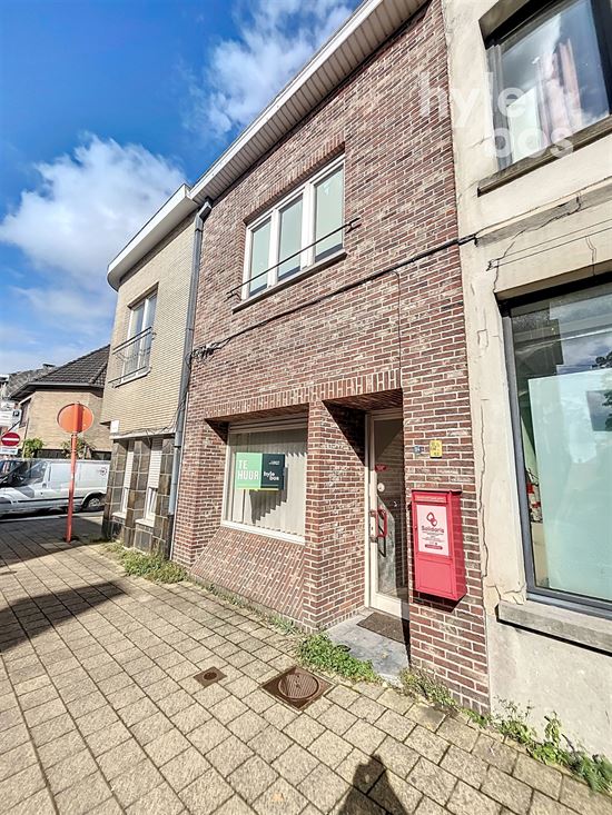 Gelijkvloers bureelruimte met kitchenette en toilet