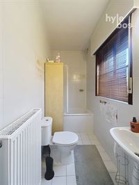 Foto 12 : Villa te 9100 SINT-NIKLAAS (België) - Prijs 1.600 €/maand