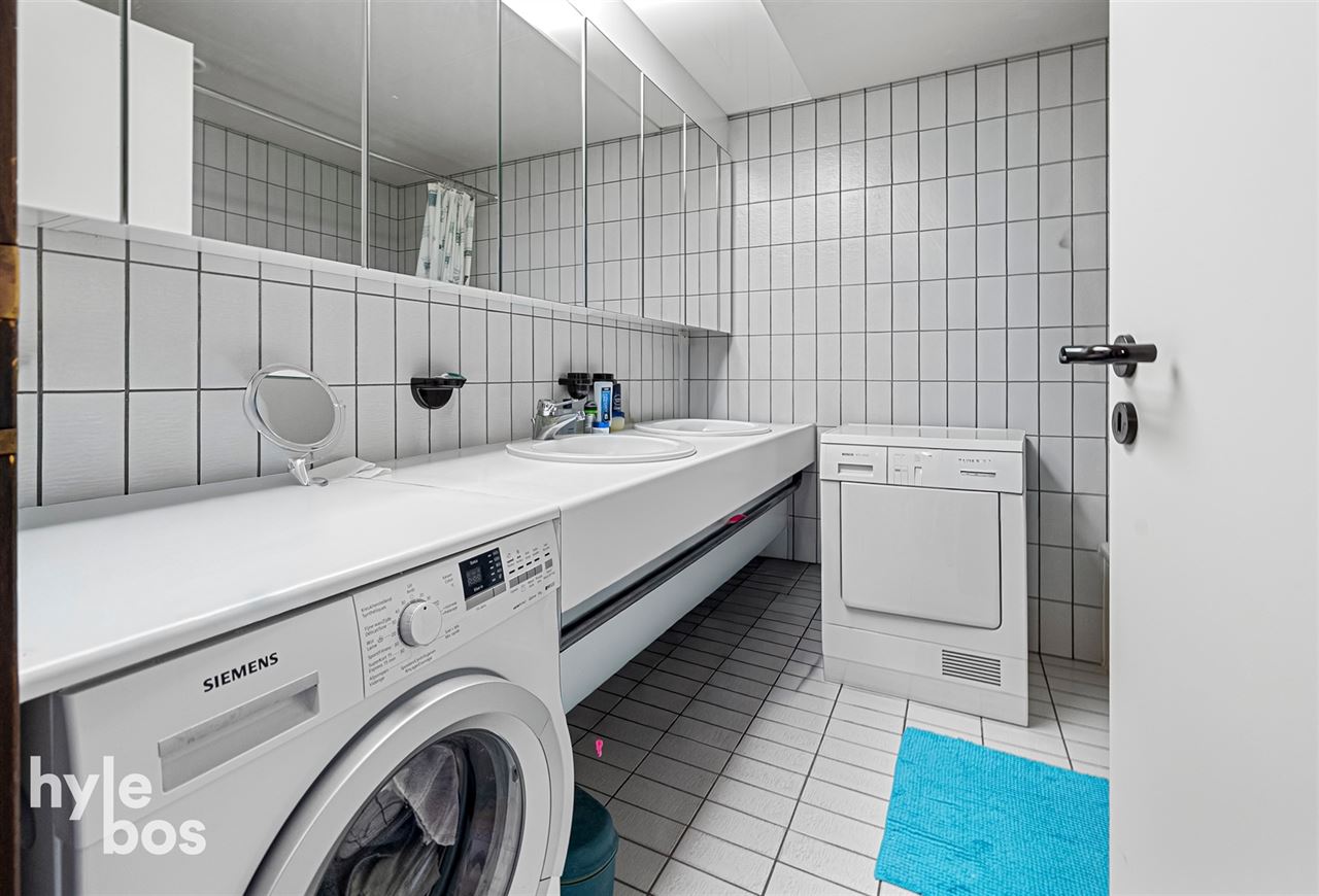 Centraal gelegen 3 slaapkamer appartement met parking