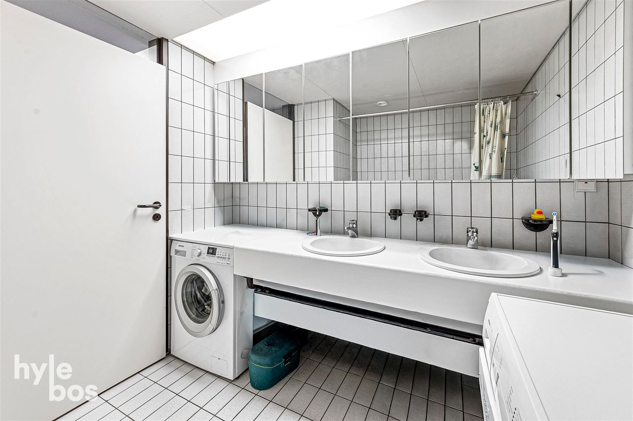 Centraal gelegen 3 slaapkamer appartement met parking