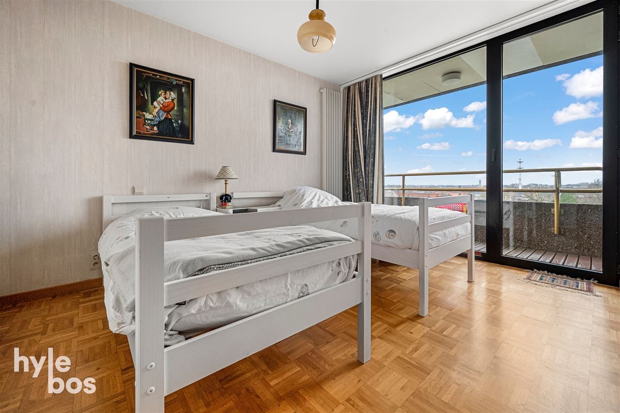 Centraal gelegen 3 slaapkamer appartement met parking