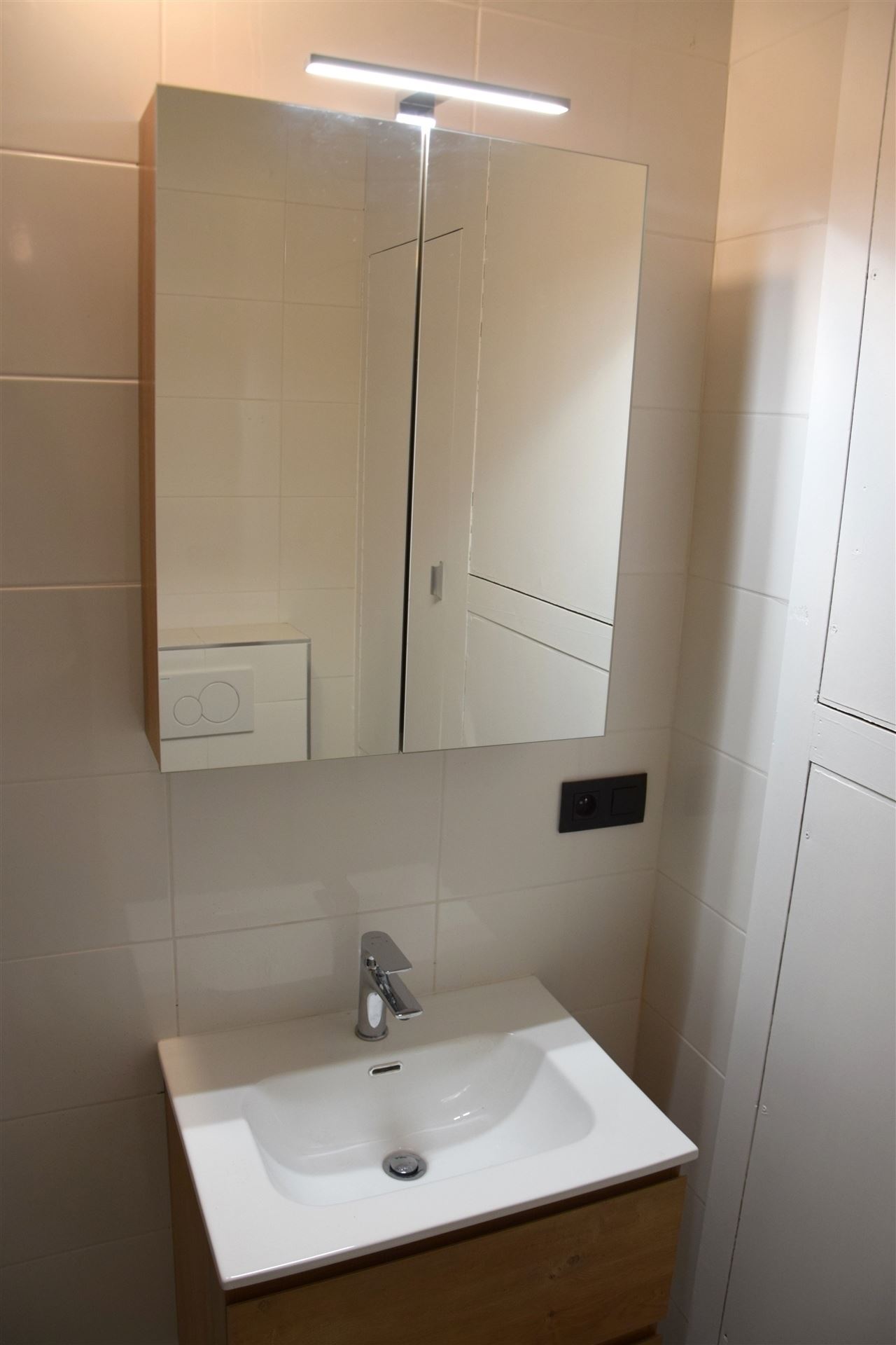 Lichtrijk en modern gerenoveerd appartement