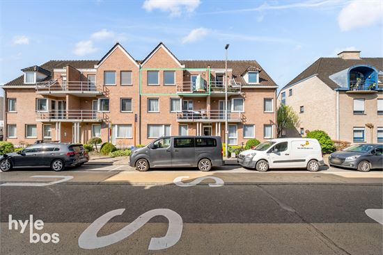 Centraal gelegen instapklaar appartement met garage