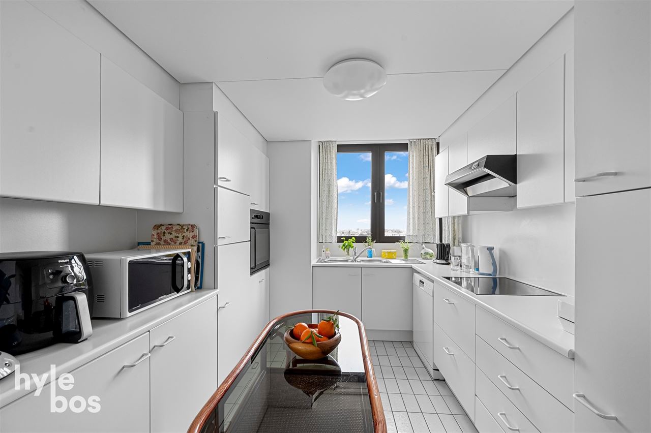 Centraal gelegen 3 slaapkamer appartement met parking