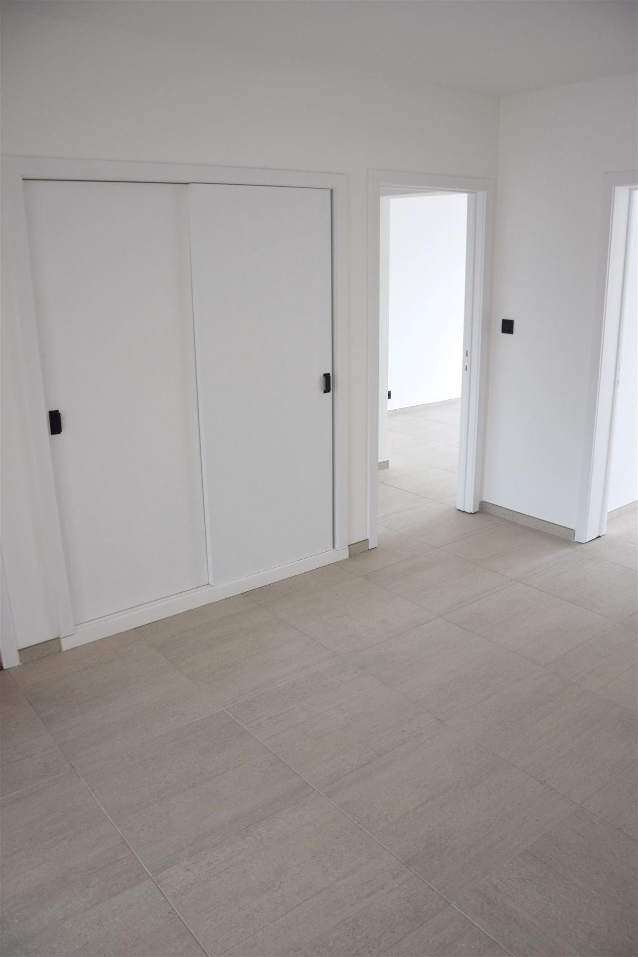 Lichtrijk en modern gerenoveerd appartement