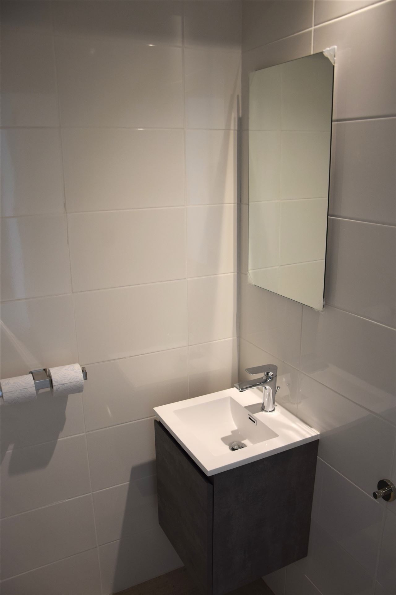 Lichtrijk en modern gerenoveerd appartement